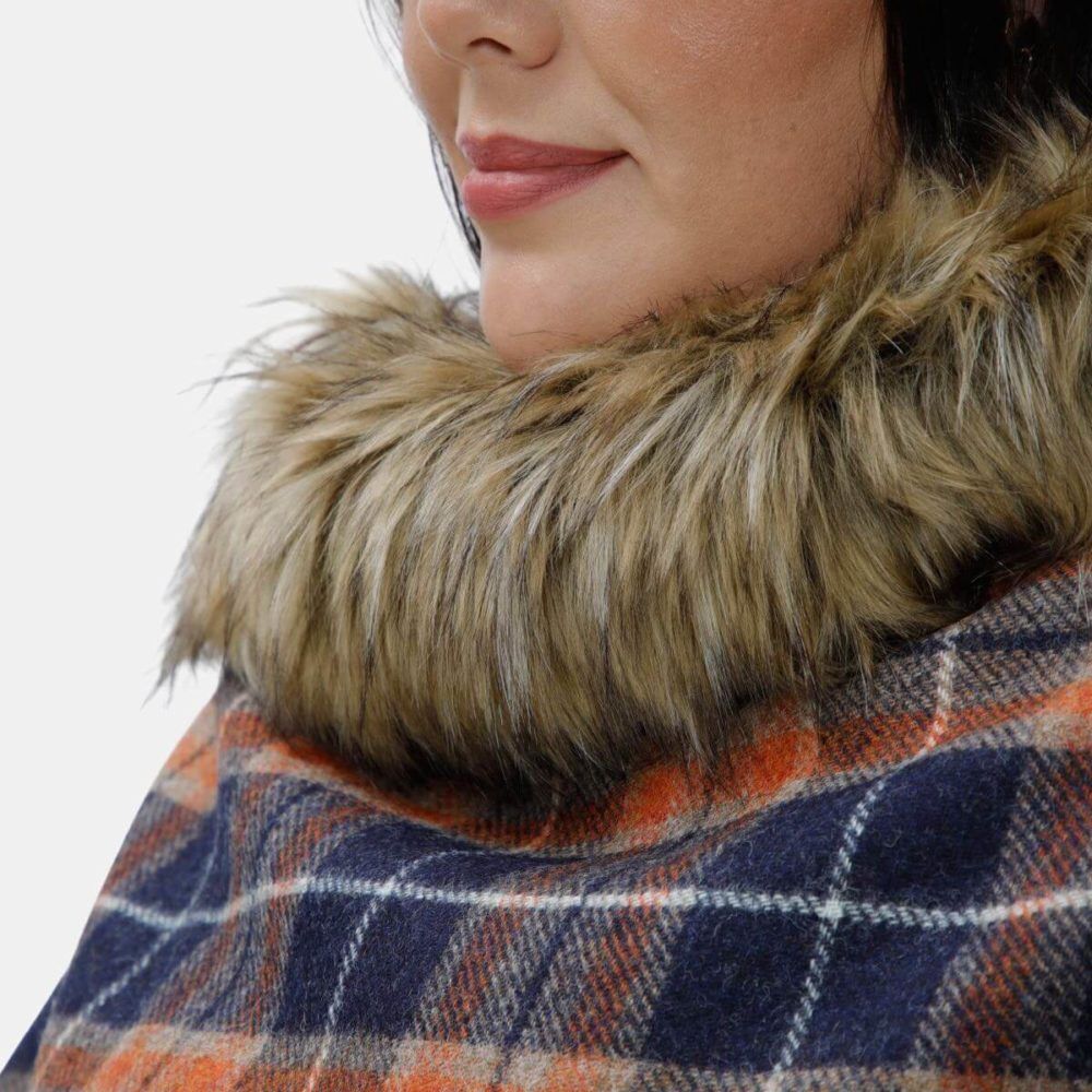 Elana Curvy Cape Faux-Fur Collar Cape