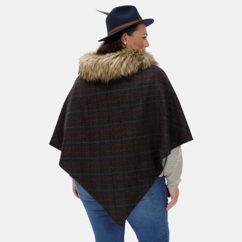 Nicole Curvy Cape Faux-Fur Collar Cape