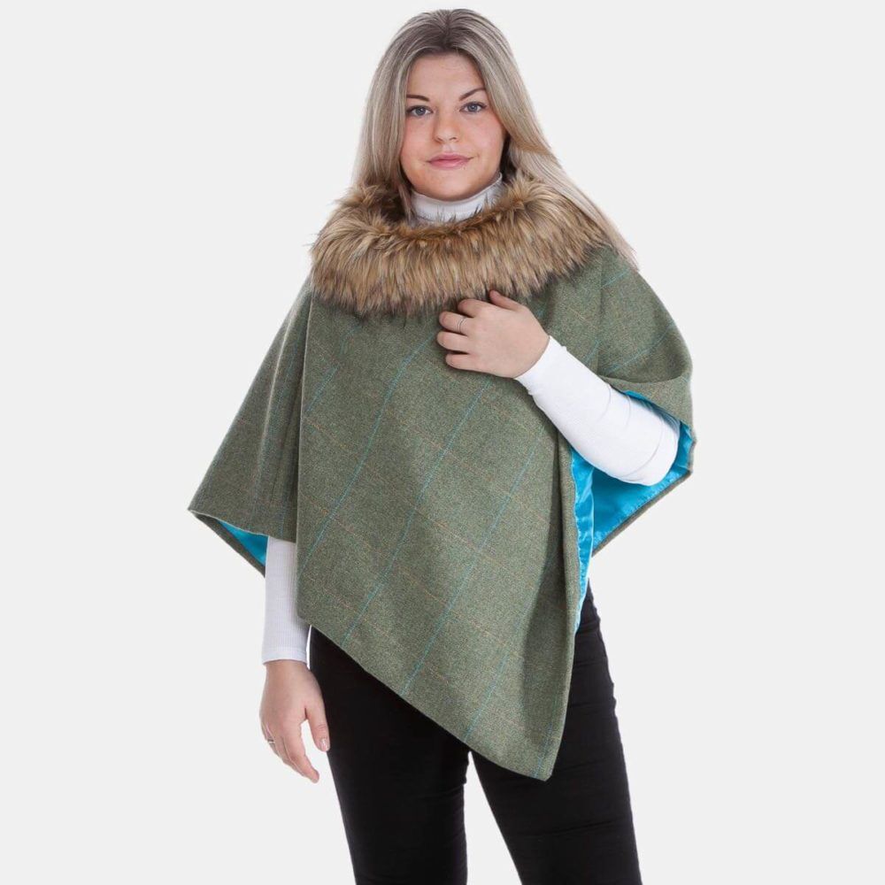 Karen Shorter Faux-Fur Collar Cape