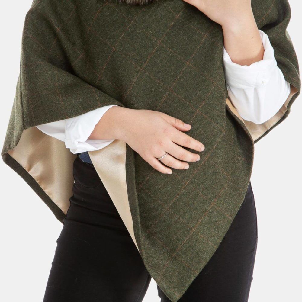 Cara Shorter Faux-Fur Collar Cape